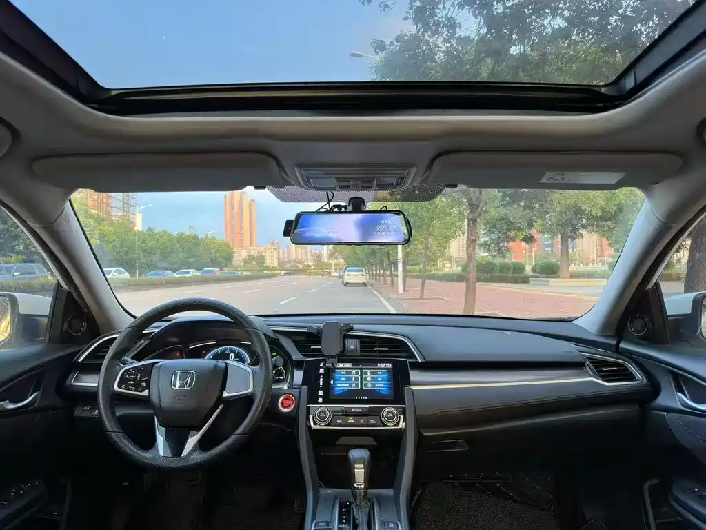 Honda Civic — миниатюра 4
