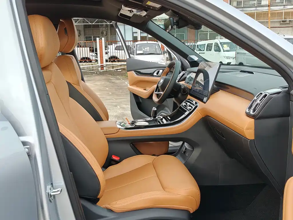 Geely Boyue L L 2025 1.5TD DCT
