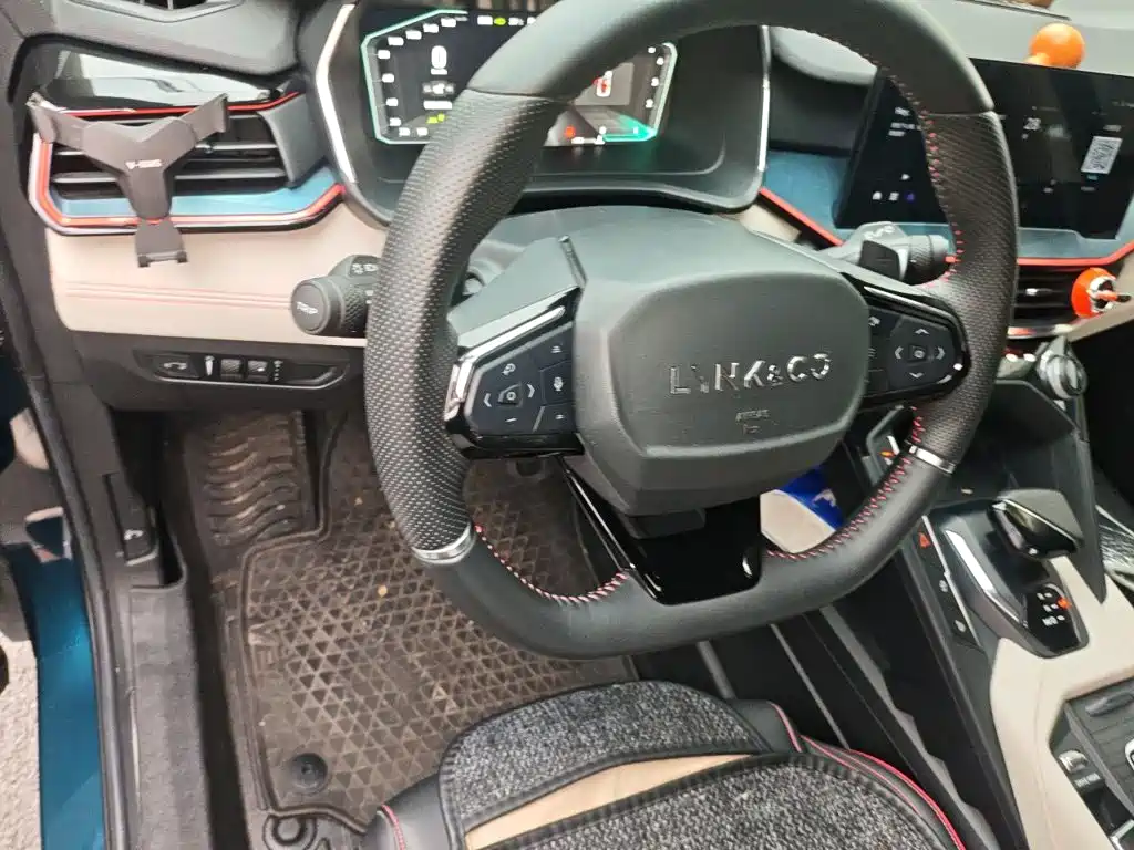 Lynk & Co 06 — миниатюра 7