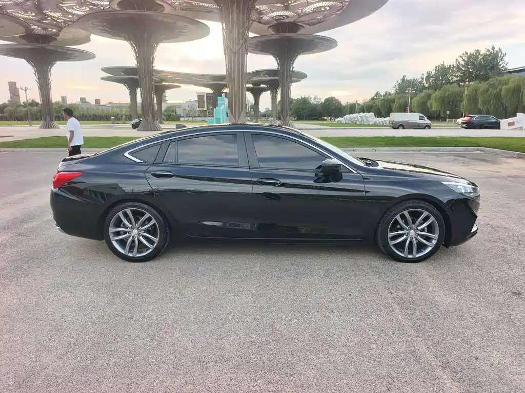 Hongqi Hongqi H5 — миниатюра 14