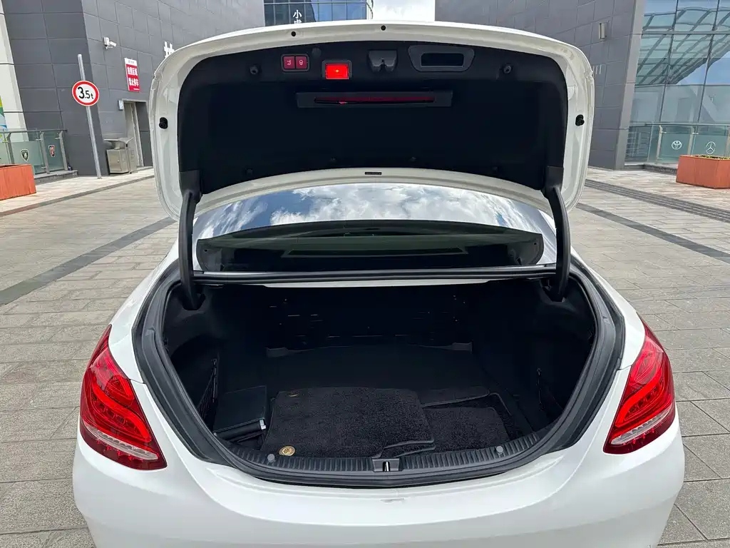 Mercedes-Benz C-Class — миниатюра 26