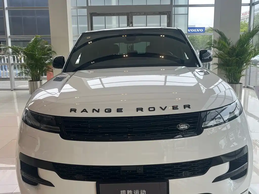Land Rover Range Rover Sport 2026 400PS Dynamic SE