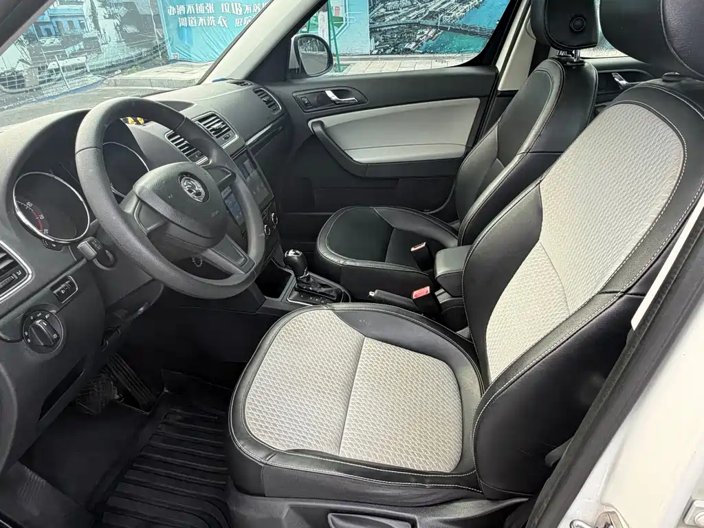 Skoda Yeti TSI280 DSG Forward Edition, фото 7