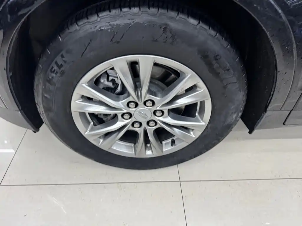 Cadillac XT5 — миниатюра 6