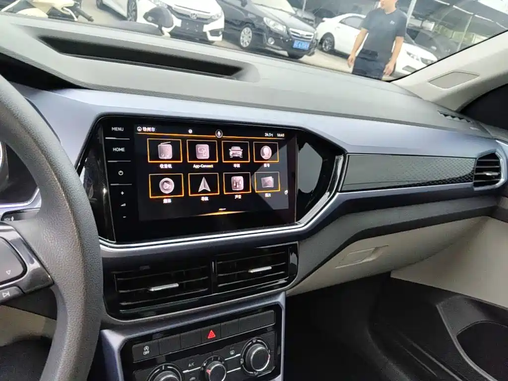 Volkswagen T-Cross — миниатюра 13