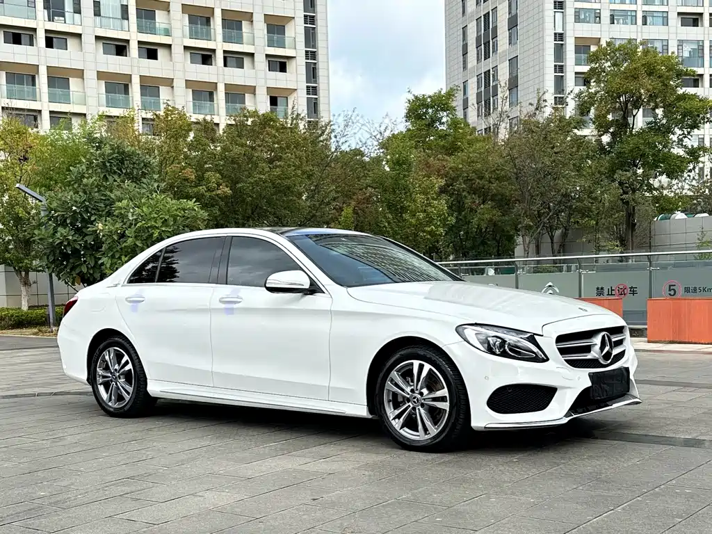 Mercedes-Benz C-Class — миниатюра 3