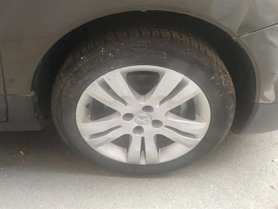 Peugeot 3008 2013 1.6THP AT