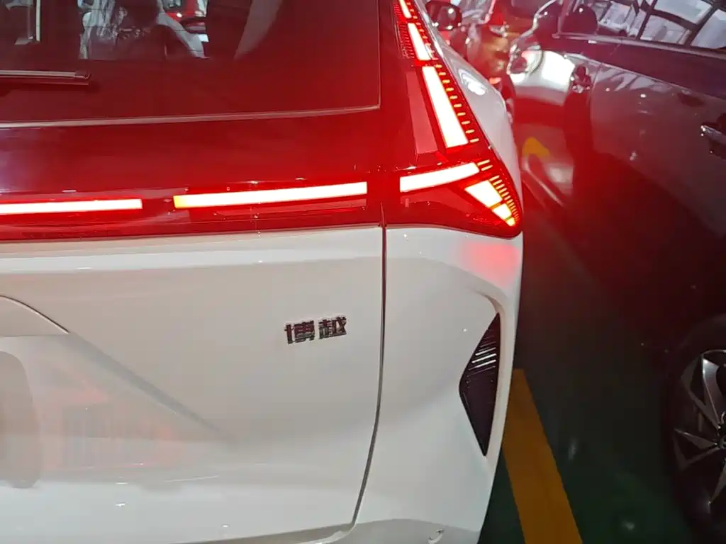 Geely Boyue — миниатюра 8