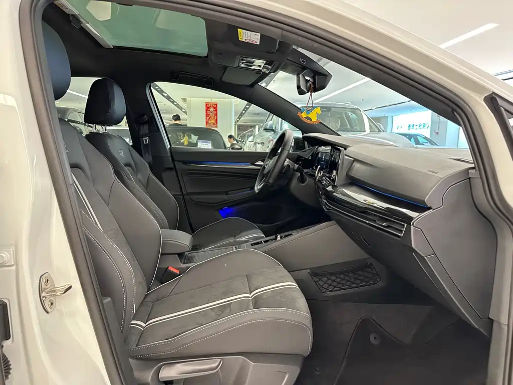 Volkswagen Golf — миниатюра 12