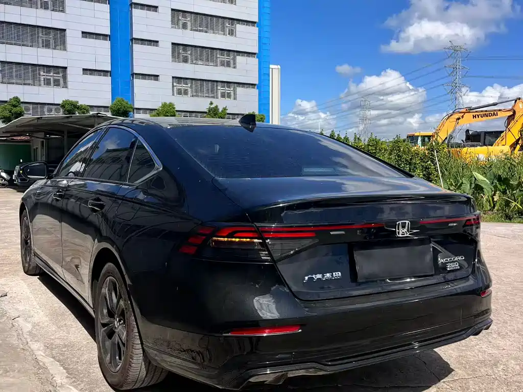 Honda Accord — миниатюра 8