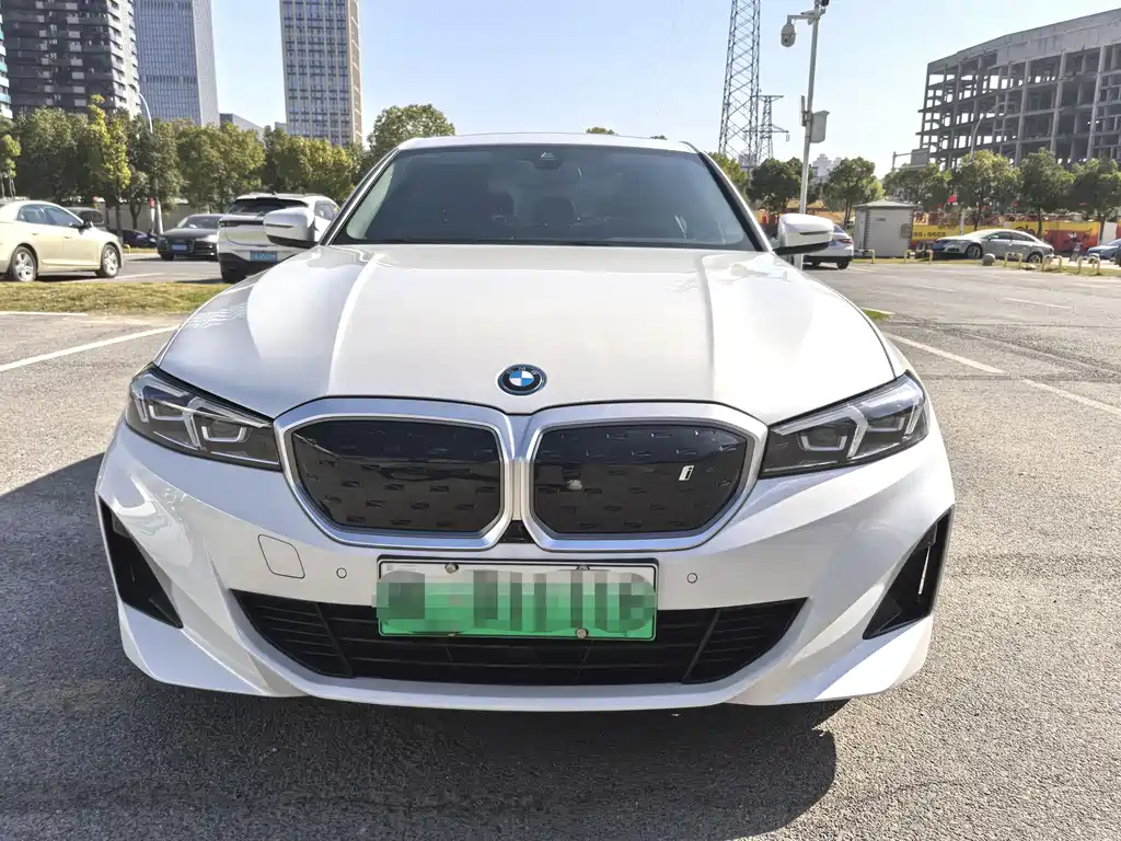 BMW i3 2025 eDrive 35 L