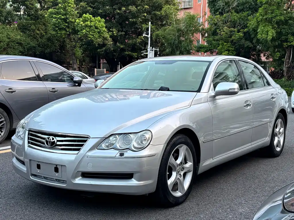 Toyota Reiz