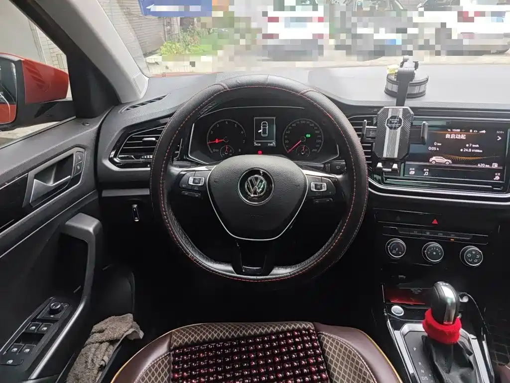 Volkswagen T-Roc — миниатюра 6