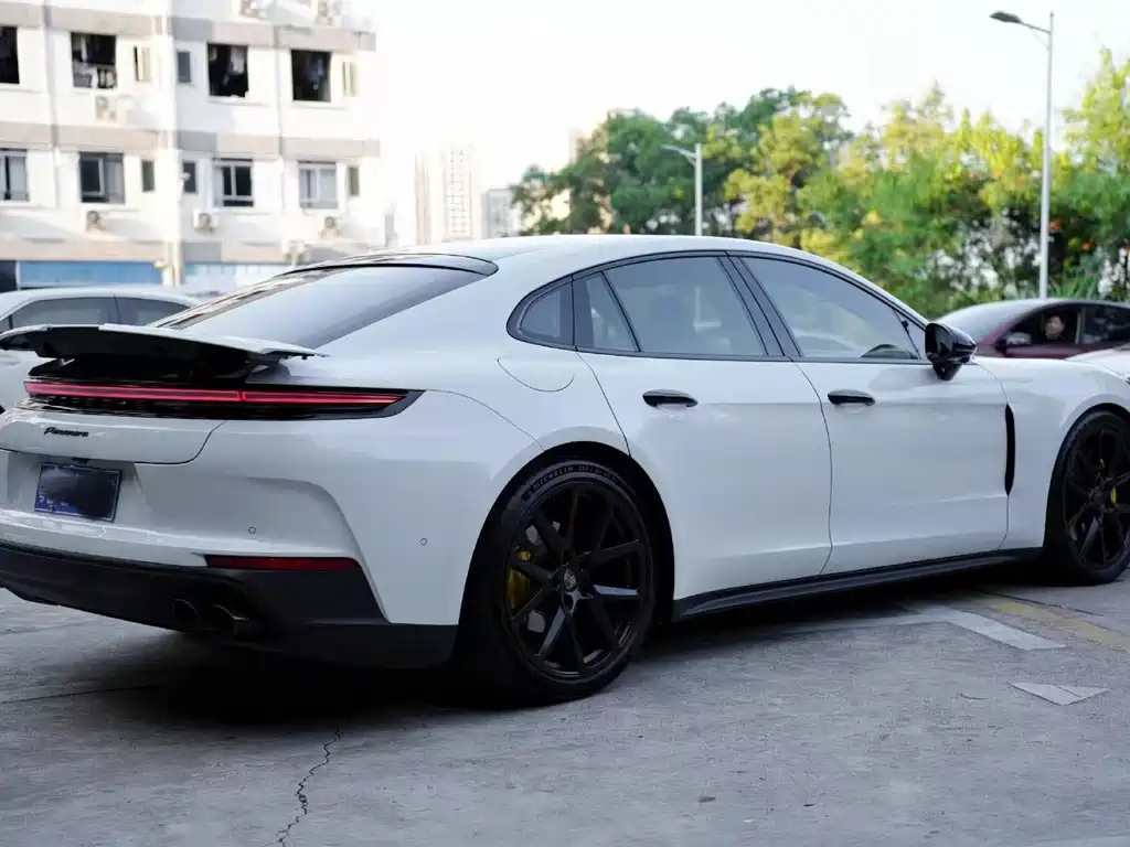 Porsche Panamera — миниатюра 3