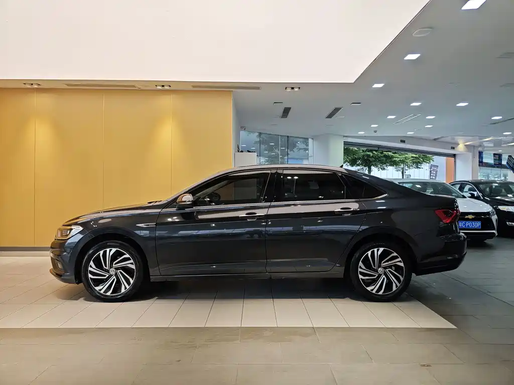 Volkswagen Sagitar 2021 200TSI DSG