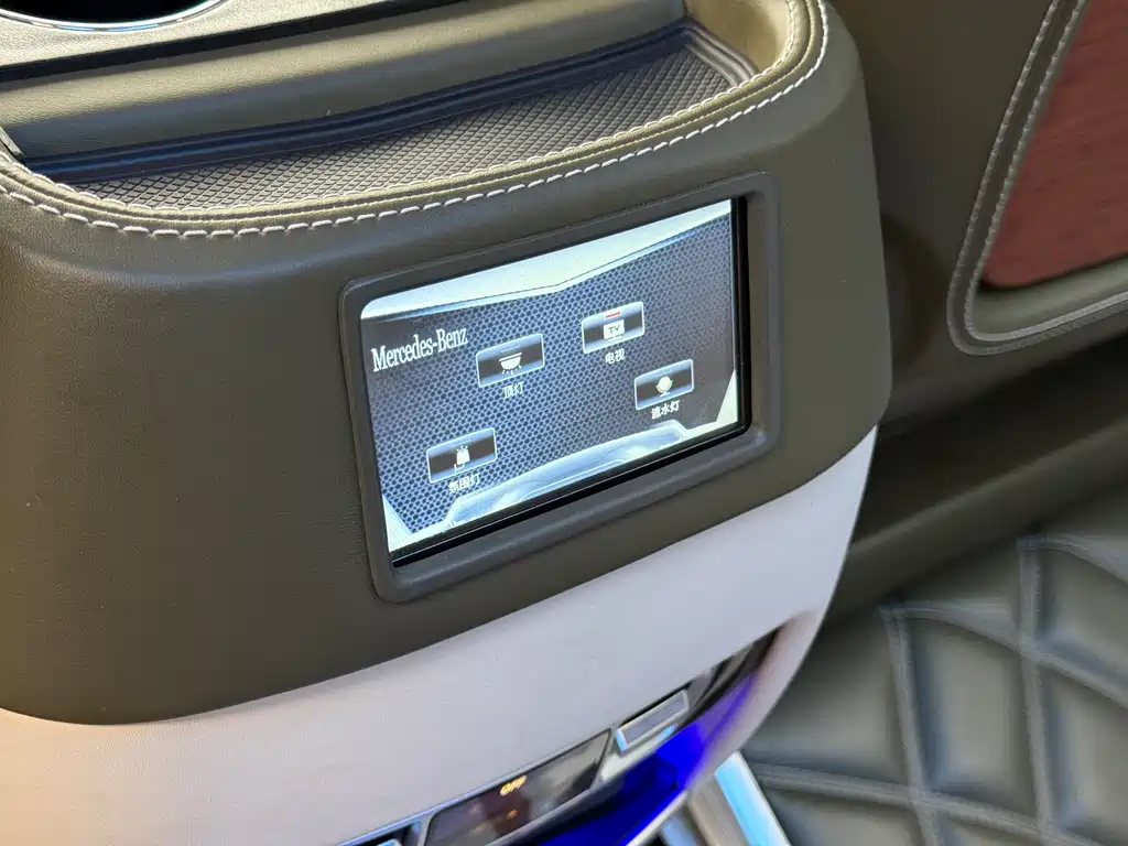 MERCEDES-BENZ V CLASS