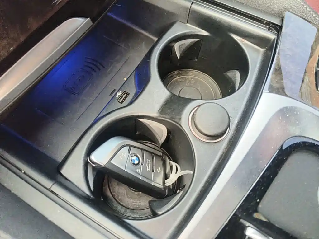 BMW 5 Series — миниатюра 13