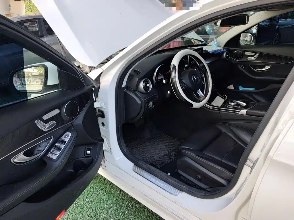 Mercedes-Benz C-Class (Import) — миниатюра 14