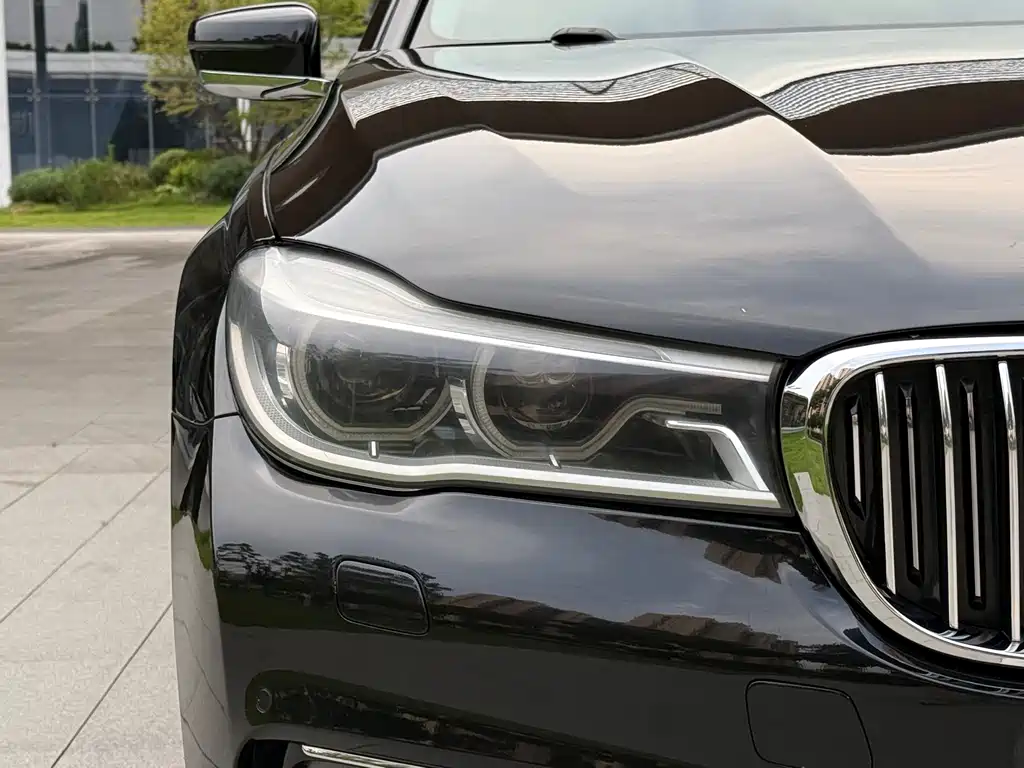 BMW 7 Series 7 2016 740Li Lead