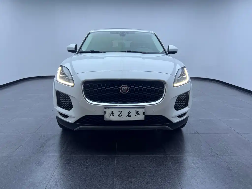 Jaguar E-PACE — миниатюра 8