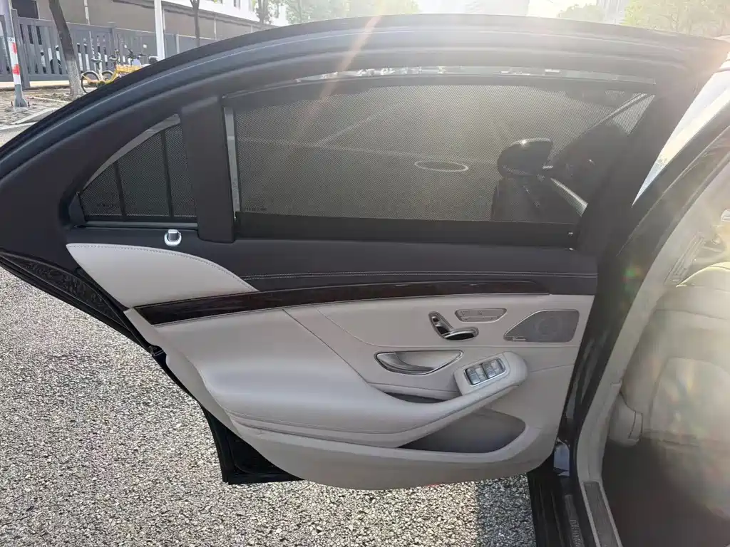 Mercedes-Benz S-Class — миниатюра 7