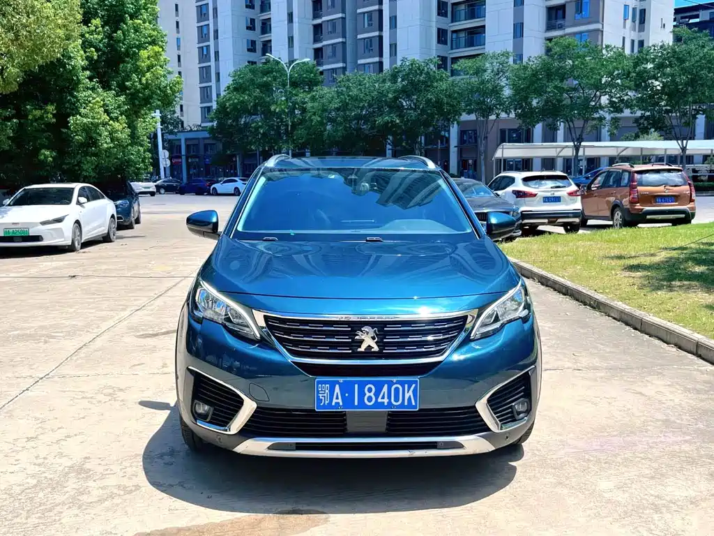 Peugeot 5008 2017 380THP 7 мест Luxury
