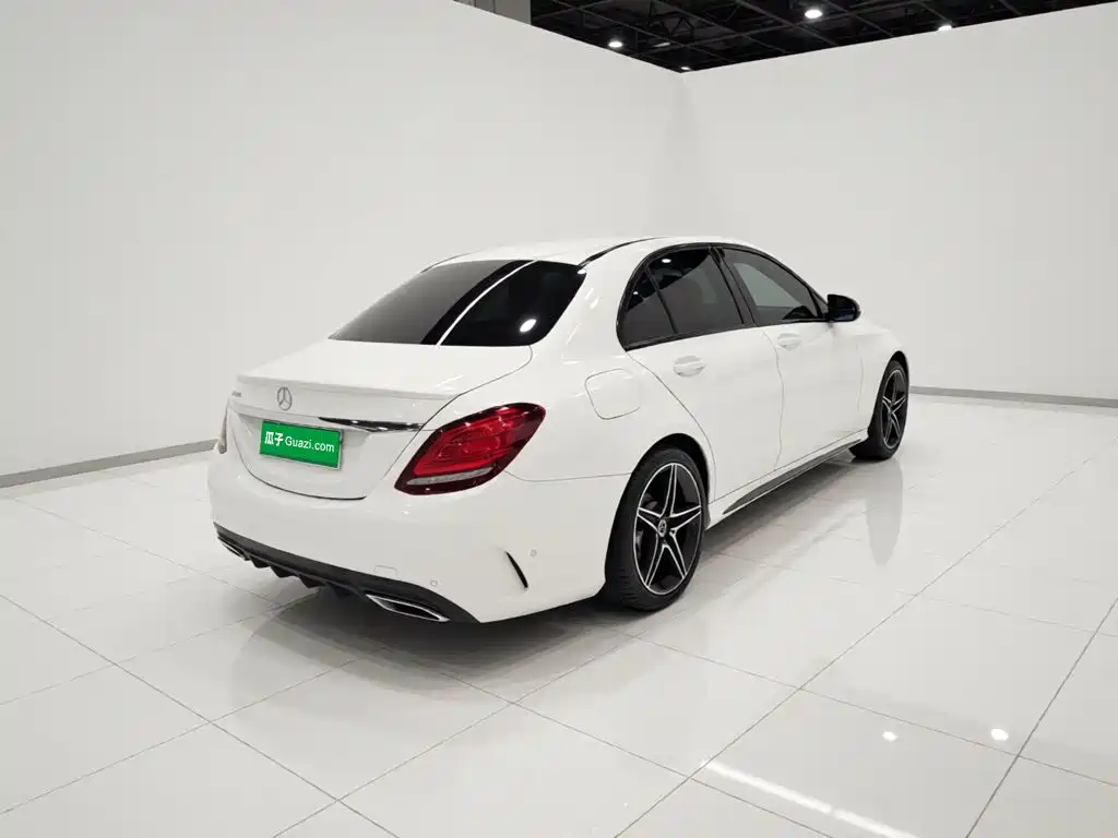 Mercedes-Benz C-Class — миниатюра 6
