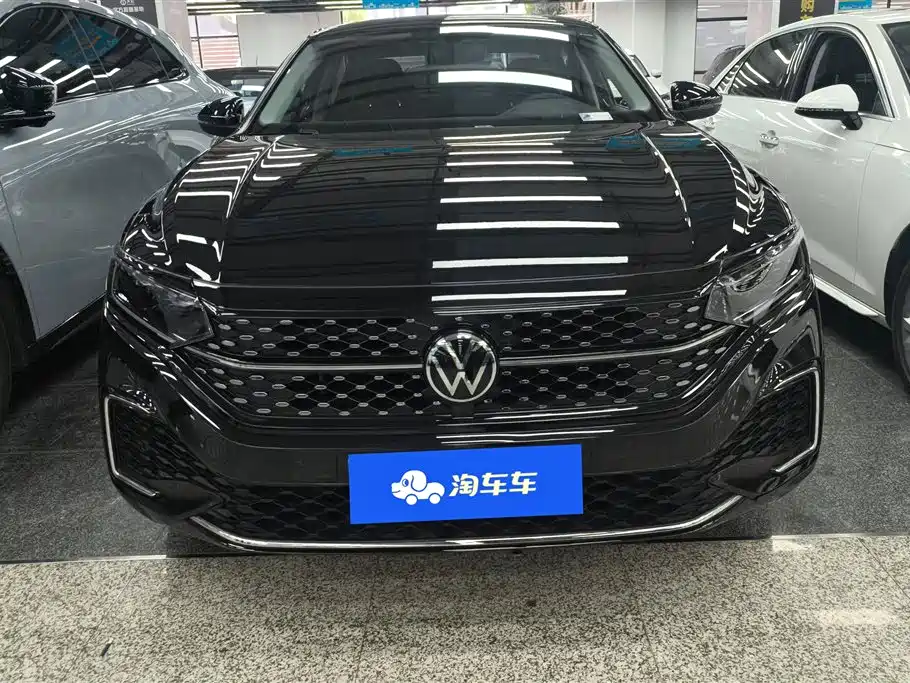 Volkswagen Passat 2022 330TSI Elite