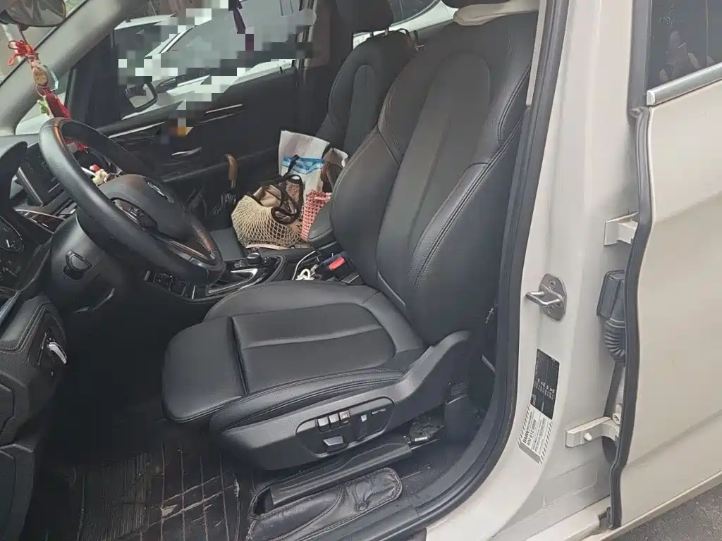 BMW 2 Series Active Tourer — миниатюра 11