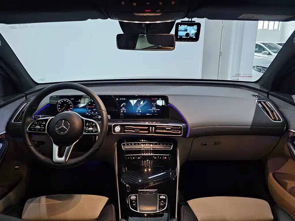 Mercedes-Benz EQC — миниатюра 7