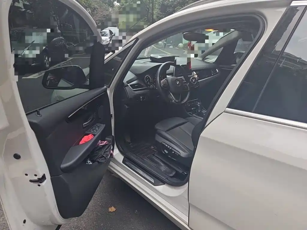 BMW 2 Series Active Tourer — миниатюра 12