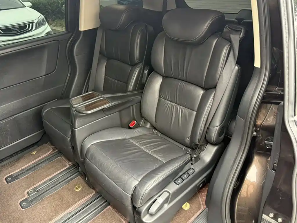 Honda Elysion — миниатюра 12