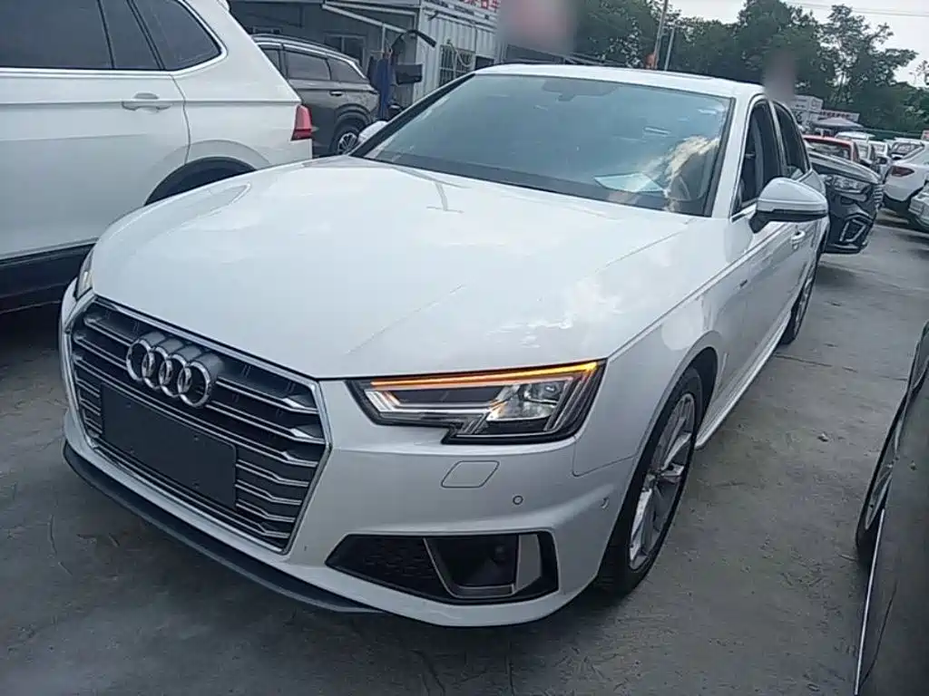 Audi A4L 2019 40 TFSI Fashion V