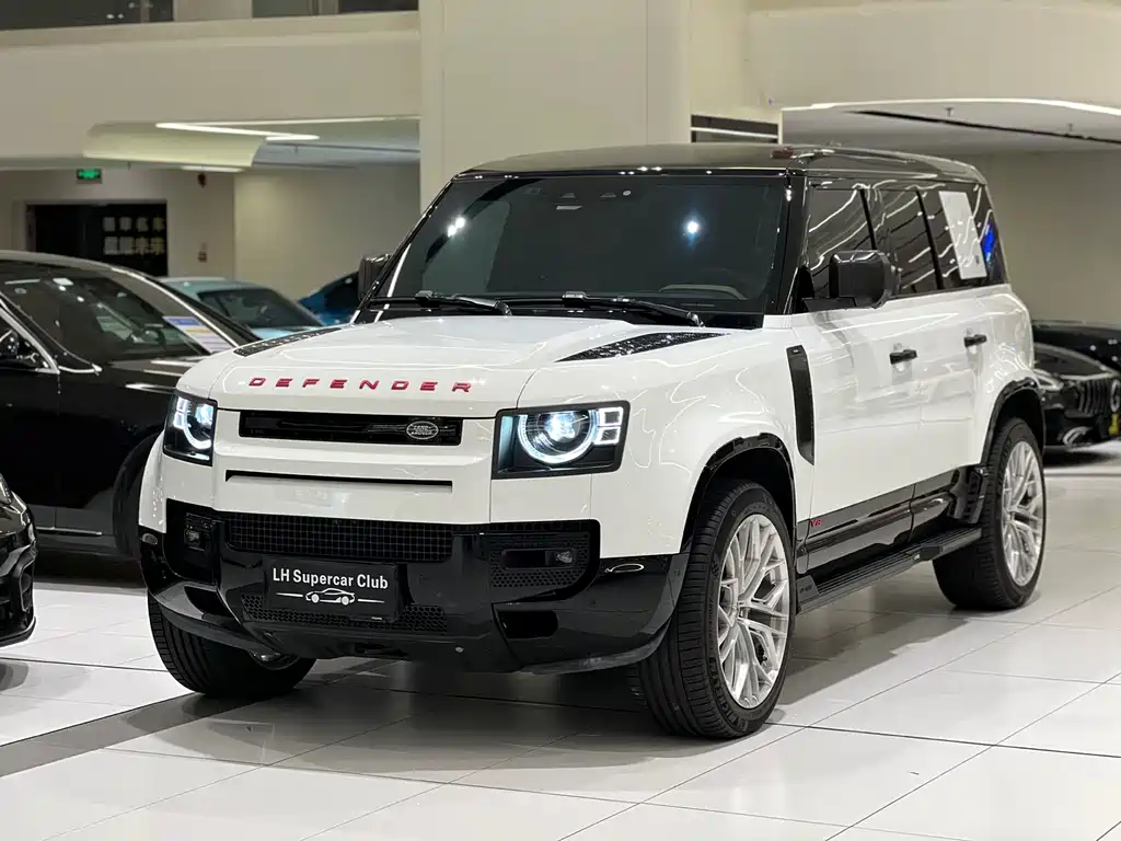 Land Rover Defender 2024