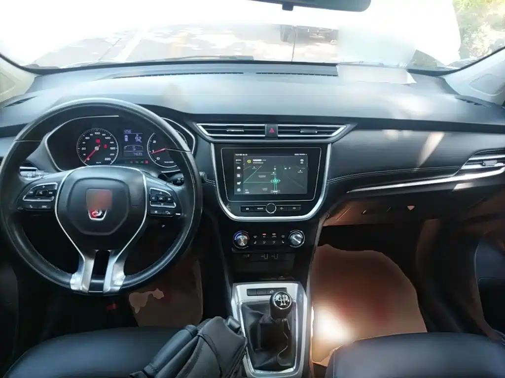 Roewe RX3 — миниатюра 10