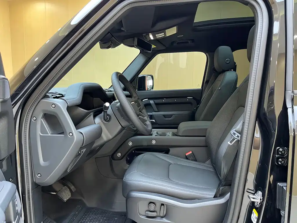Land Rover Defender — миниатюра 4
