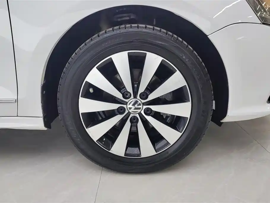 Volkswagen Sagitar 2018 1.6L AT Comfort
