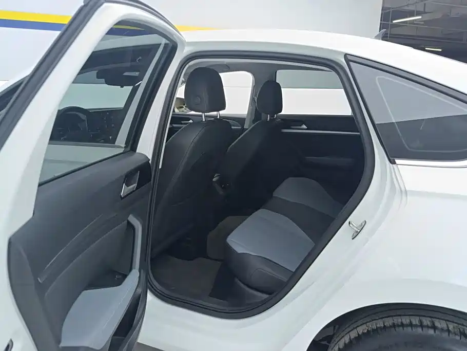 Volkswagen Lavida — миниатюра 11