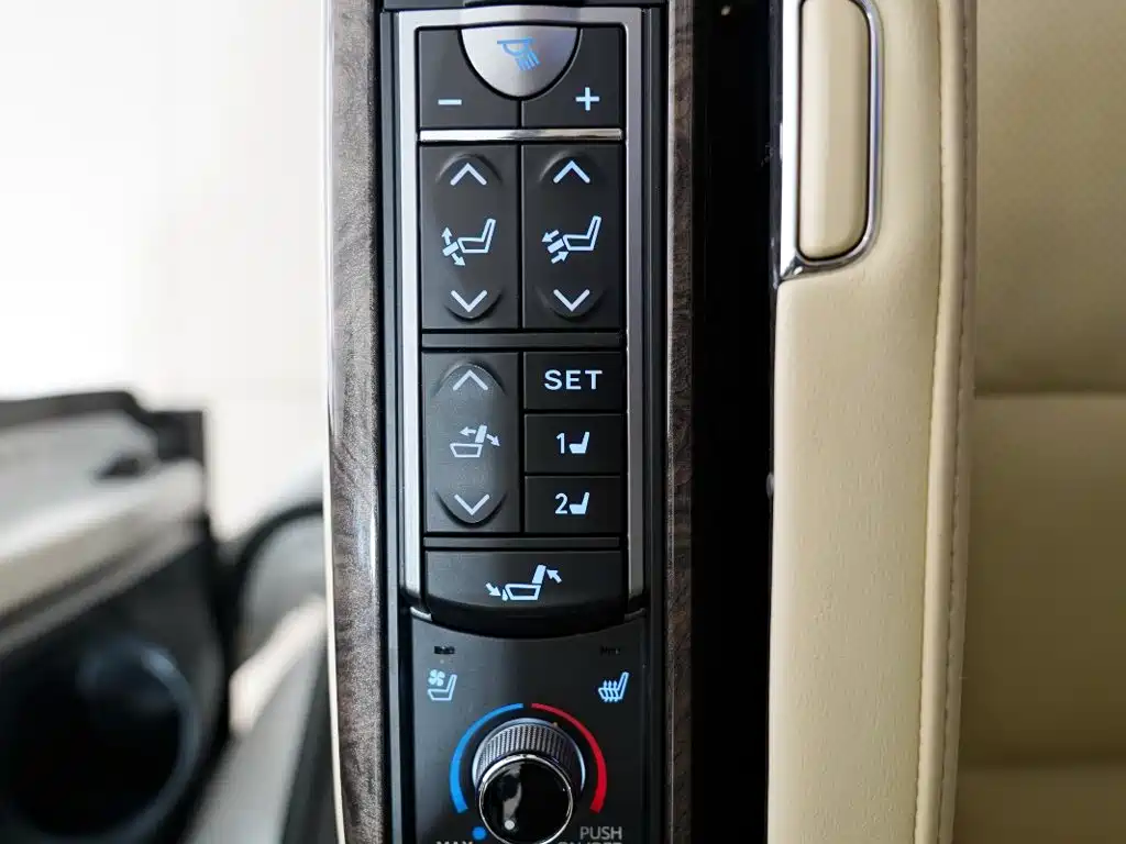 Toyota Vellfire — миниатюра 16