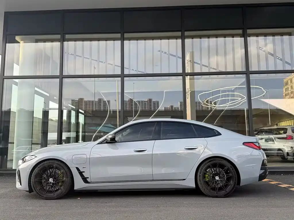 BMW i4 — миниатюра 2