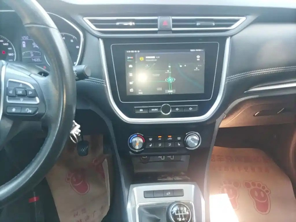 Roewe RX3 — миниатюра 13