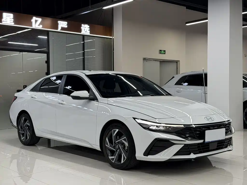 Hyundai Elantra — миниатюра 3