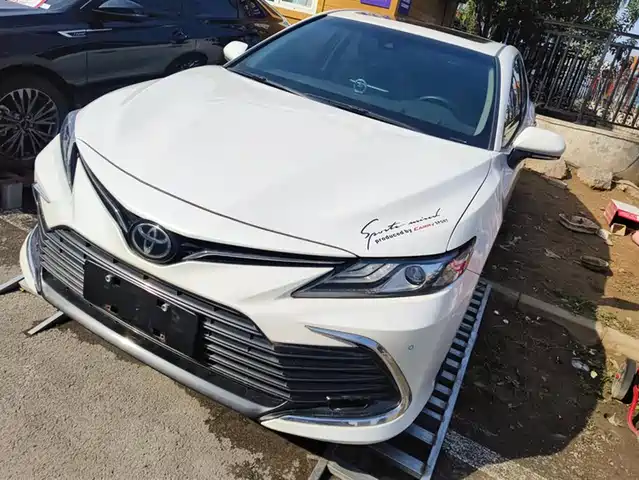 TOYOTA CAMRY 2021