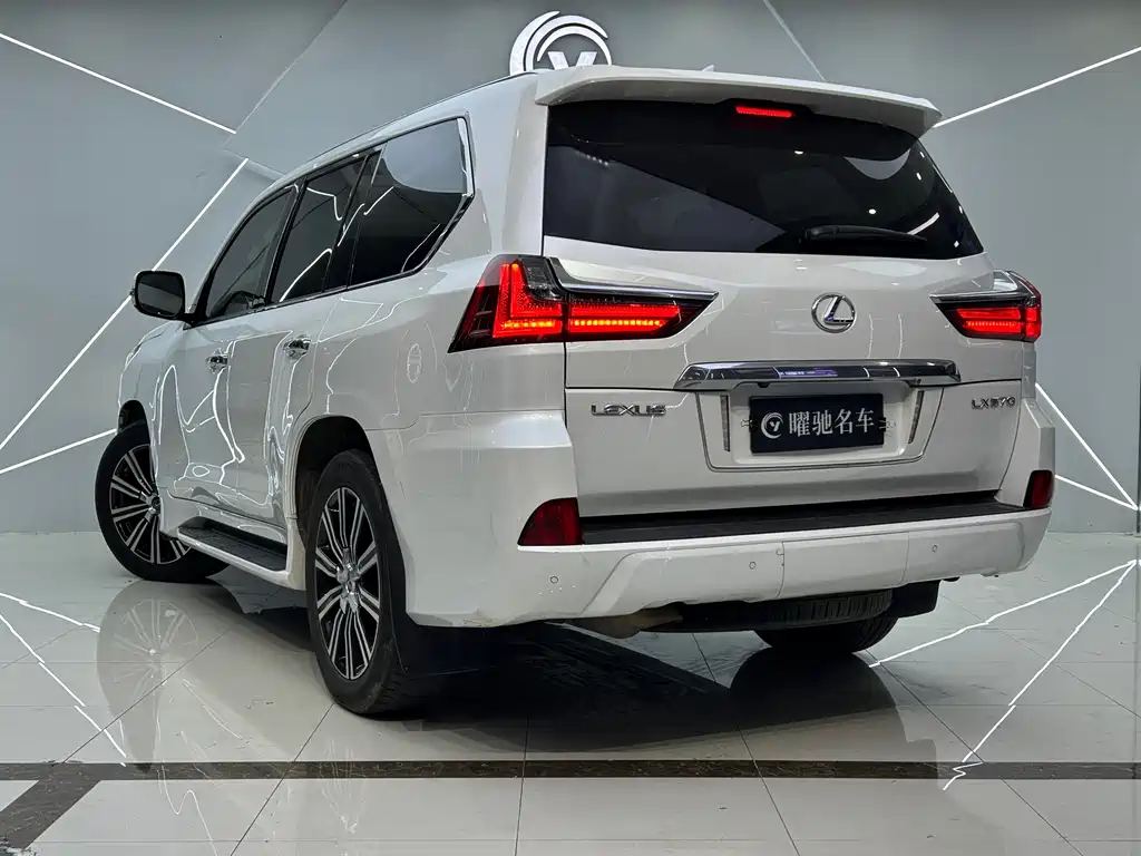Lexus LX — миниатюра 4