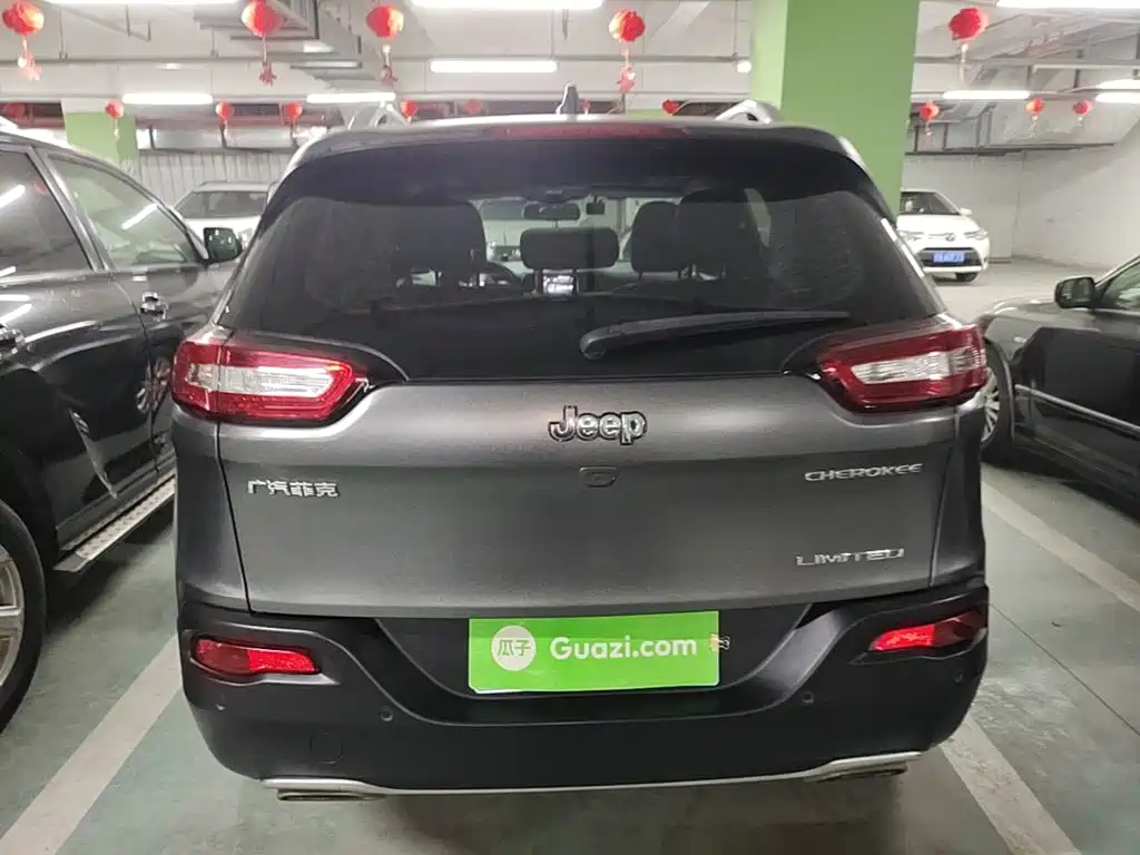 Jeep Cherokee — миниатюра 4