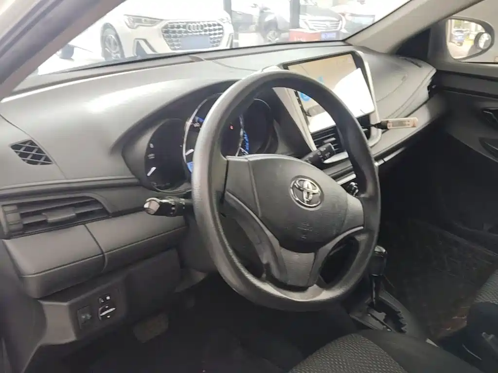 Toyota Vios FS — миниатюра 10