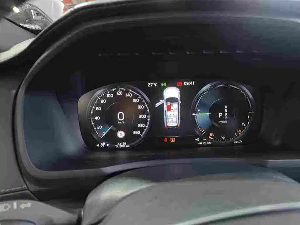 Volvo XC90 PHEV — миниатюра 3