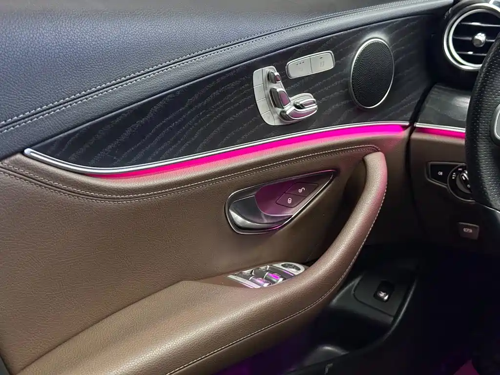 Mercedes-Benz E-Class — миниатюра 13