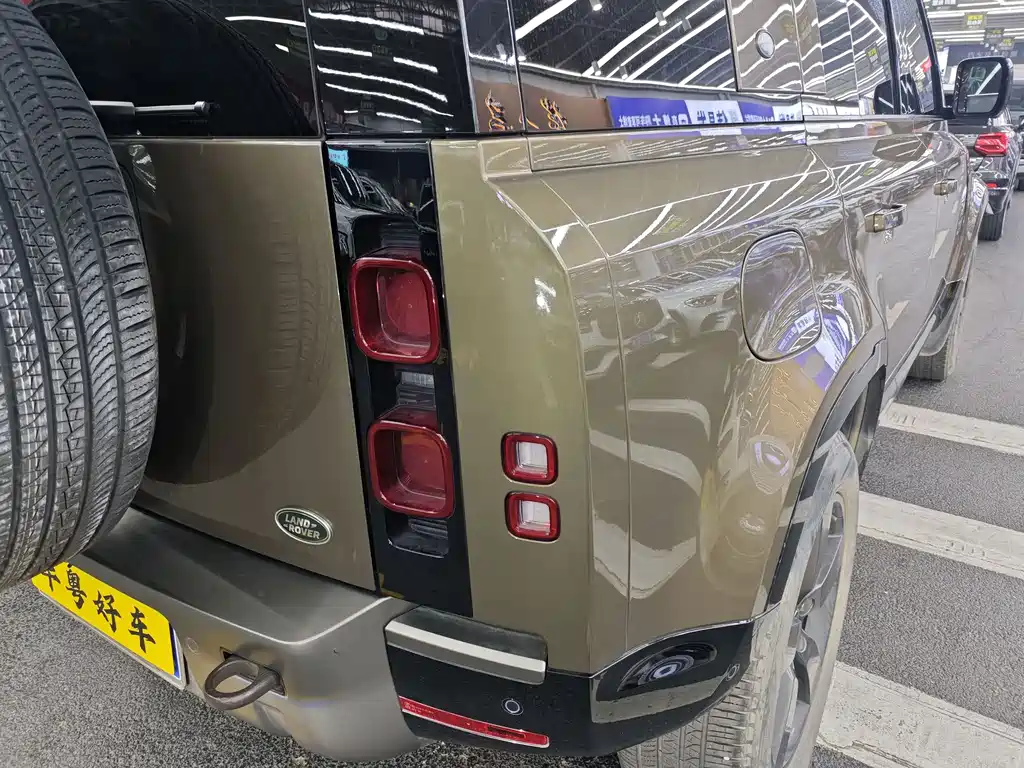 Land Rover Defender — миниатюра 22