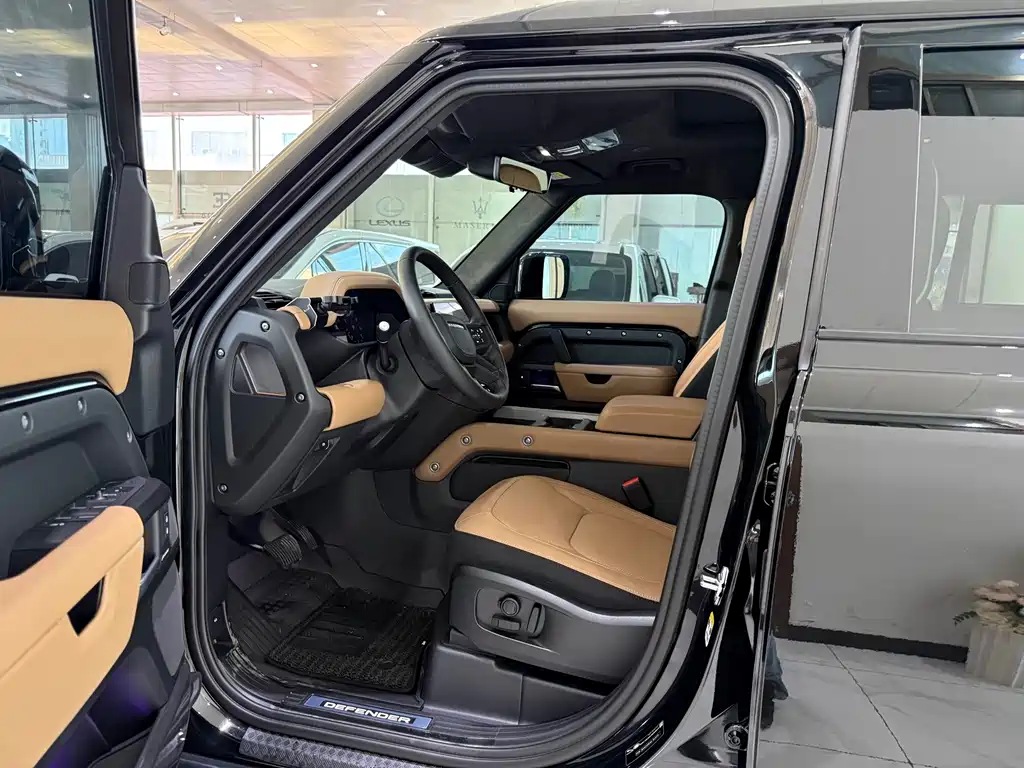 Land Rover Defender — миниатюра 7